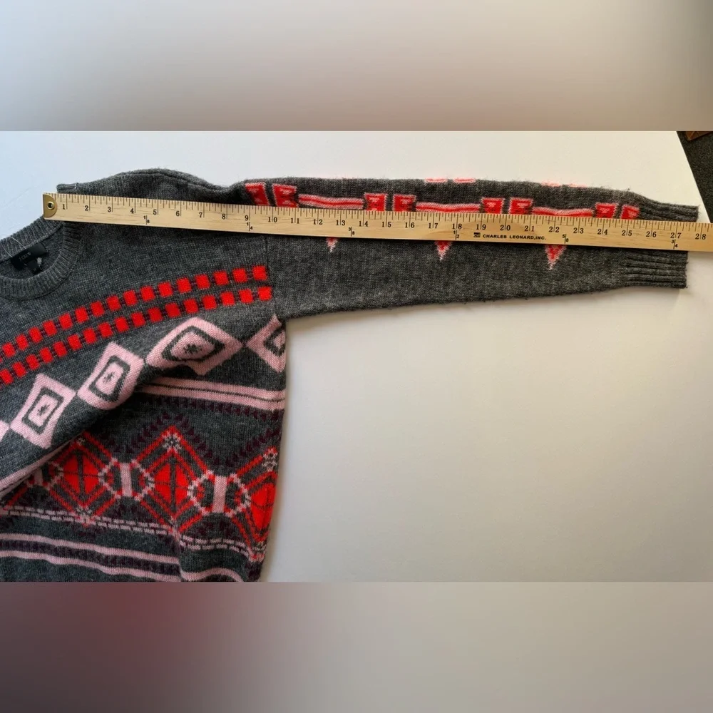 J. CREW Gray and Red Patterned Women's Sweater 🌺 40% WOOL ✅